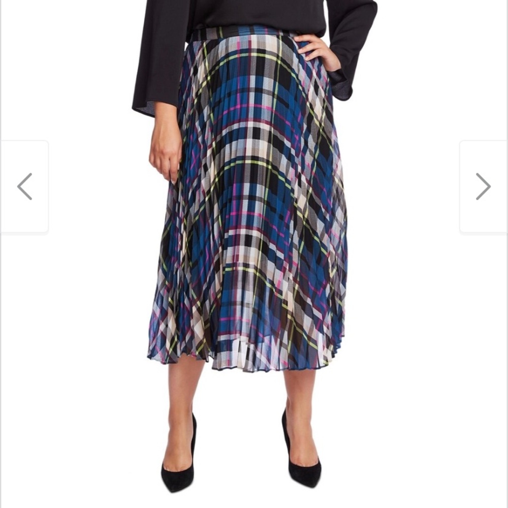 Vince Camuto plaid pleated midi skirt.
